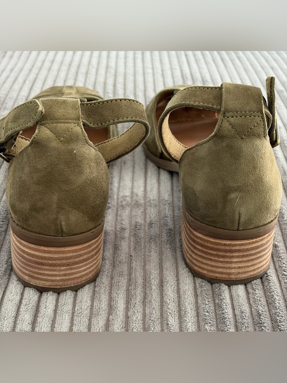 TOMS Olive Suede Strappy Ankle-Wrap Sandals - Picture 4 of 6